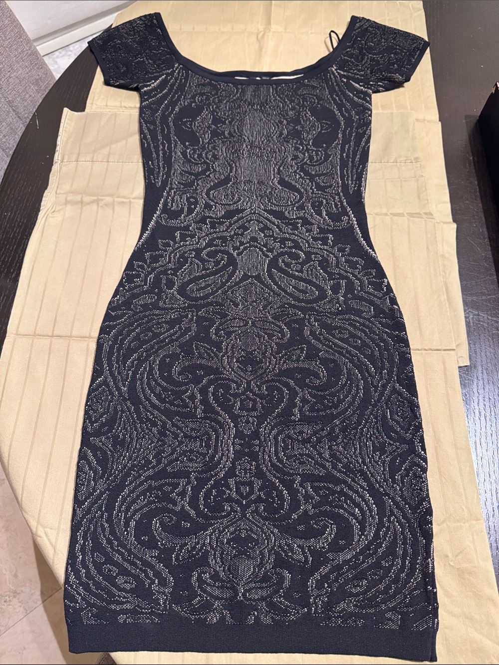Guess Black Patterned Short-Sleeve Bodycon Dress